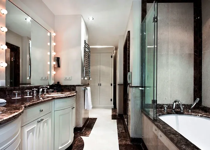 ディヴァン チュクルハン 5* アンカラ