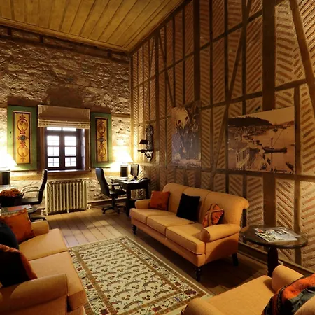Divan Cukurhan